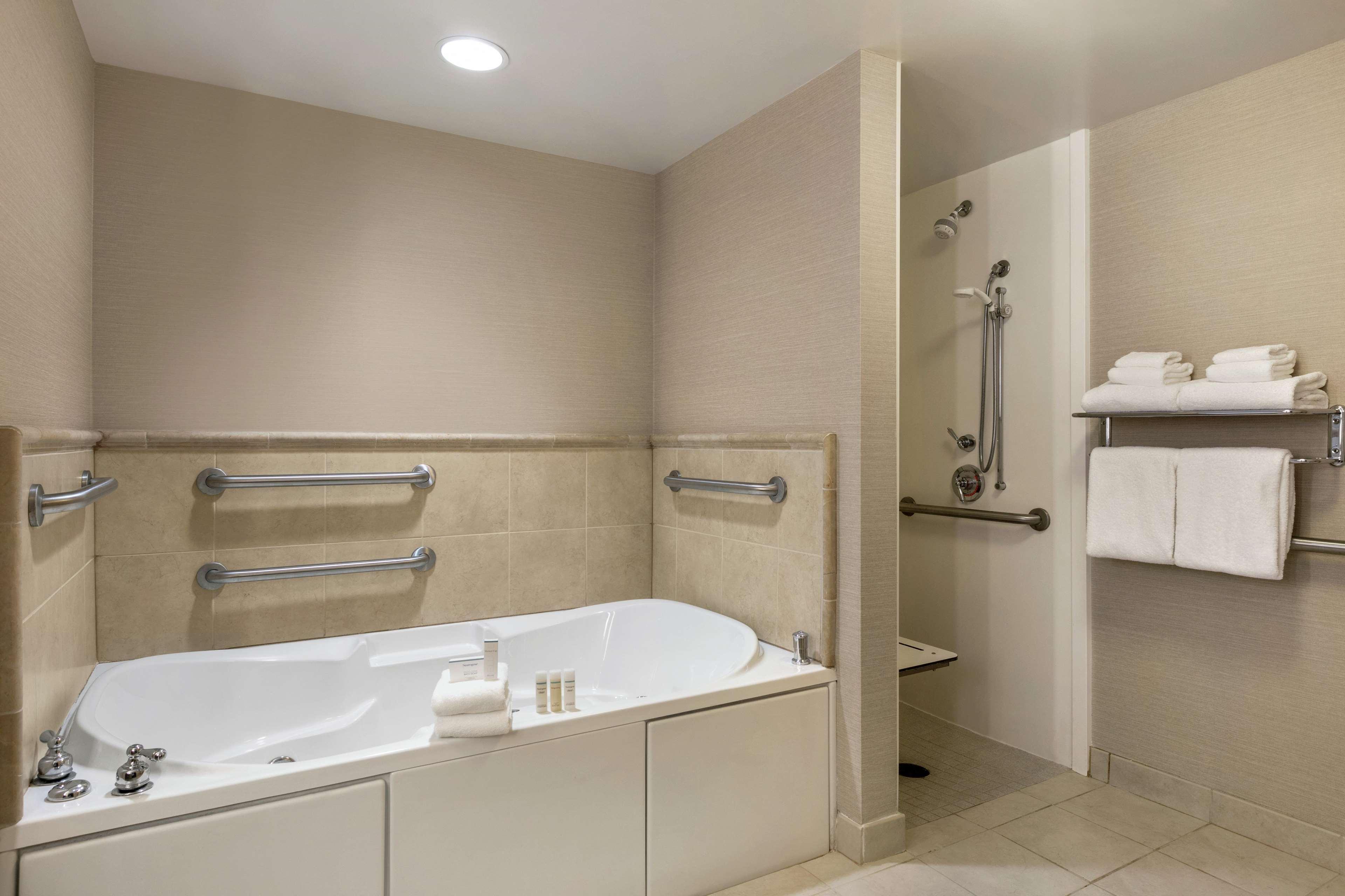 Hilton Garden East Hotel