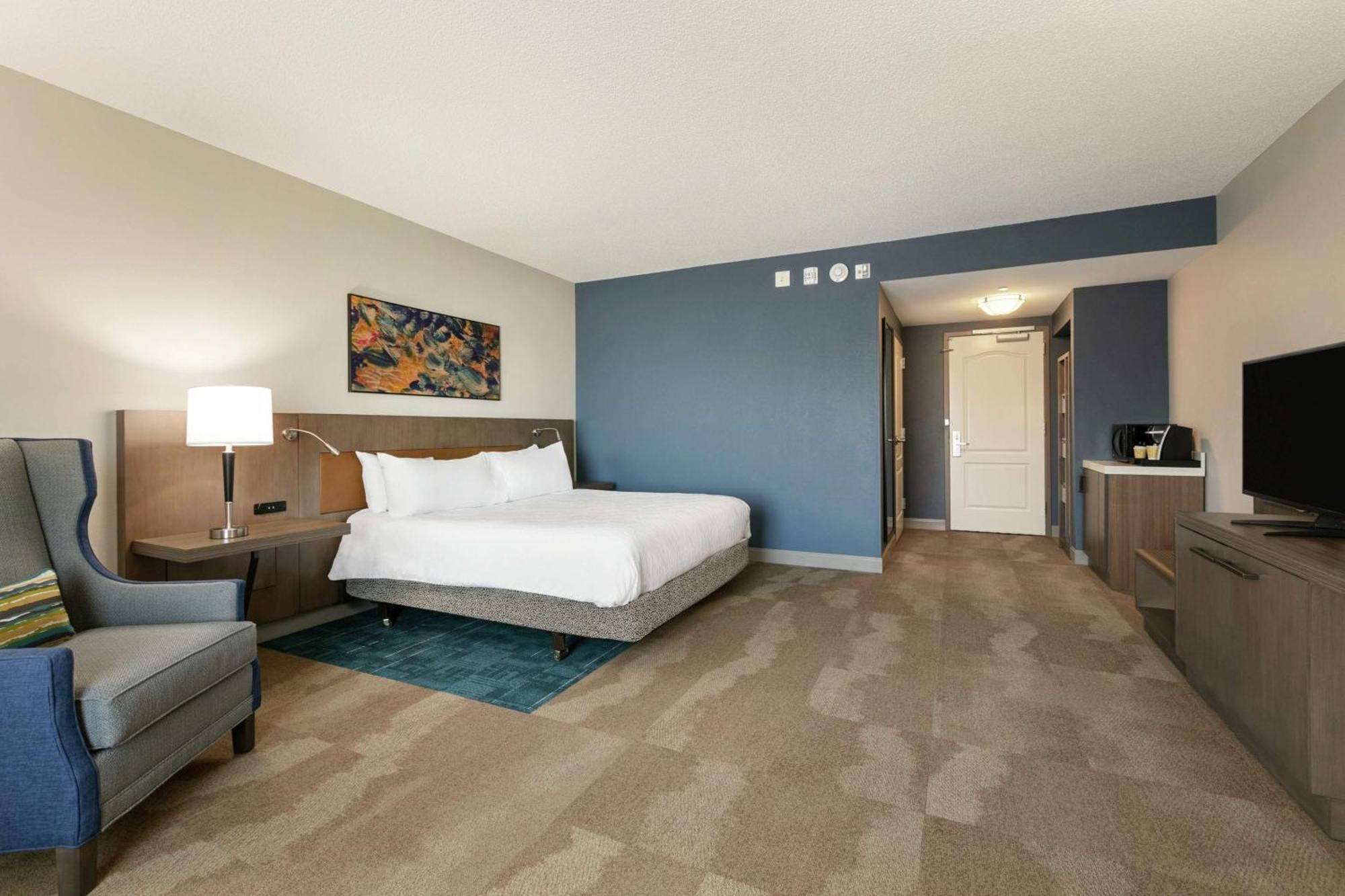 Hilton Garden East 3*