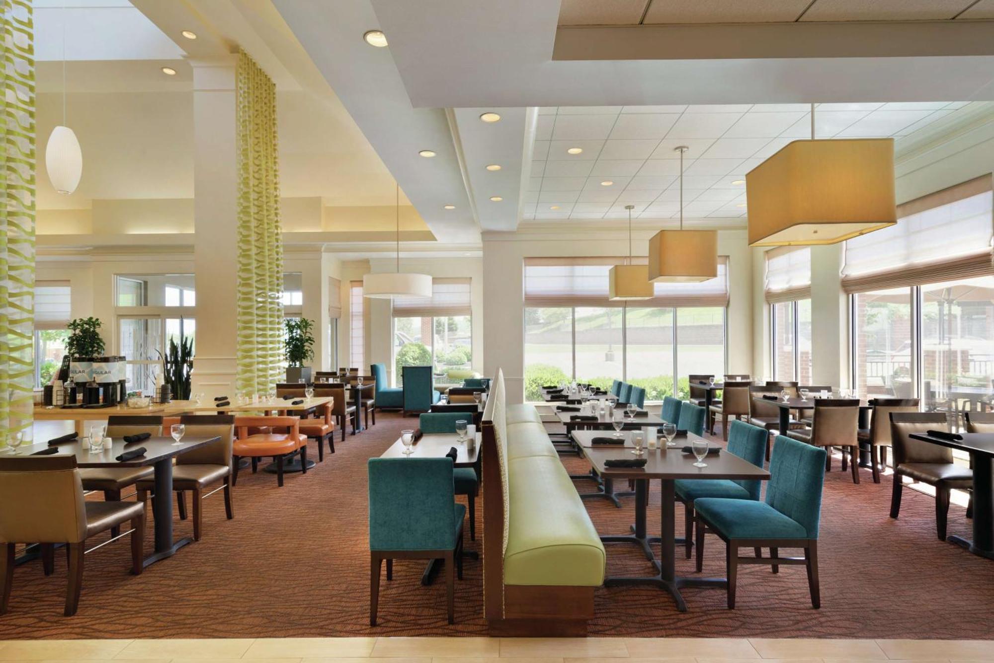 Hilton Garden East Hotel 3*